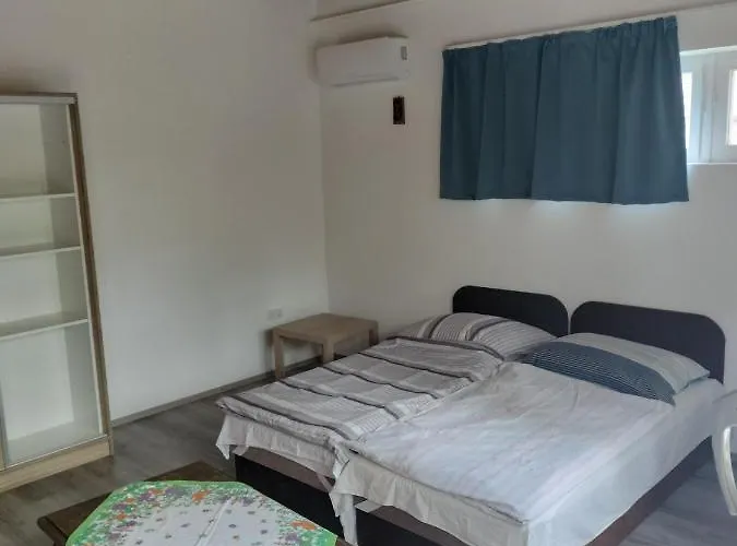 Balassa House Apartman *